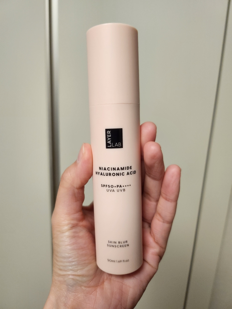 레이어랩 (LAYERLAB) 히알루 블러 선크림 [SPF50+/PA++++] review image