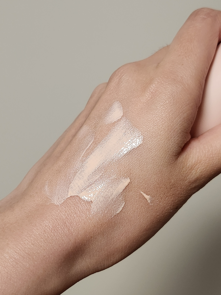 레이어랩 (LAYERLAB) 히알루 블러 선크림 [SPF50+/PA++++] review image