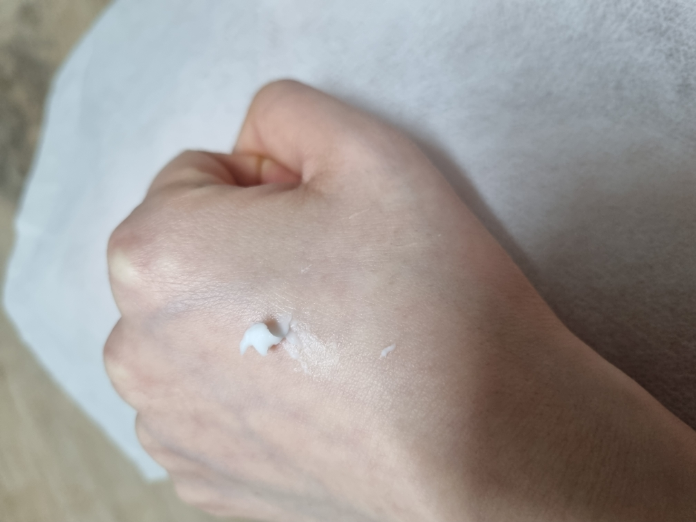 水库蓝色透明质酸集中修护霜的真实用户使用照片