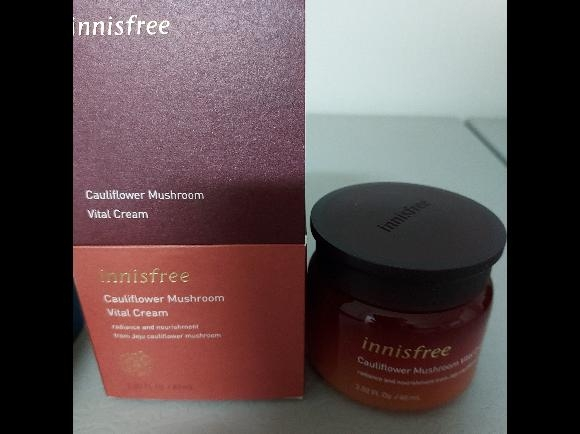 이니스프리 (INNISFREE) 꽃송이버섯 바이탈 크림 review image