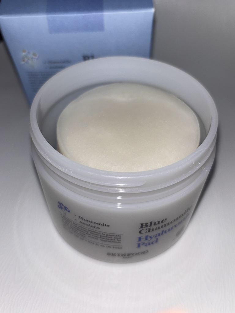 스킨푸드 (SKINFOOD) 블루 캐모마일 히알루로닉 패드 review image