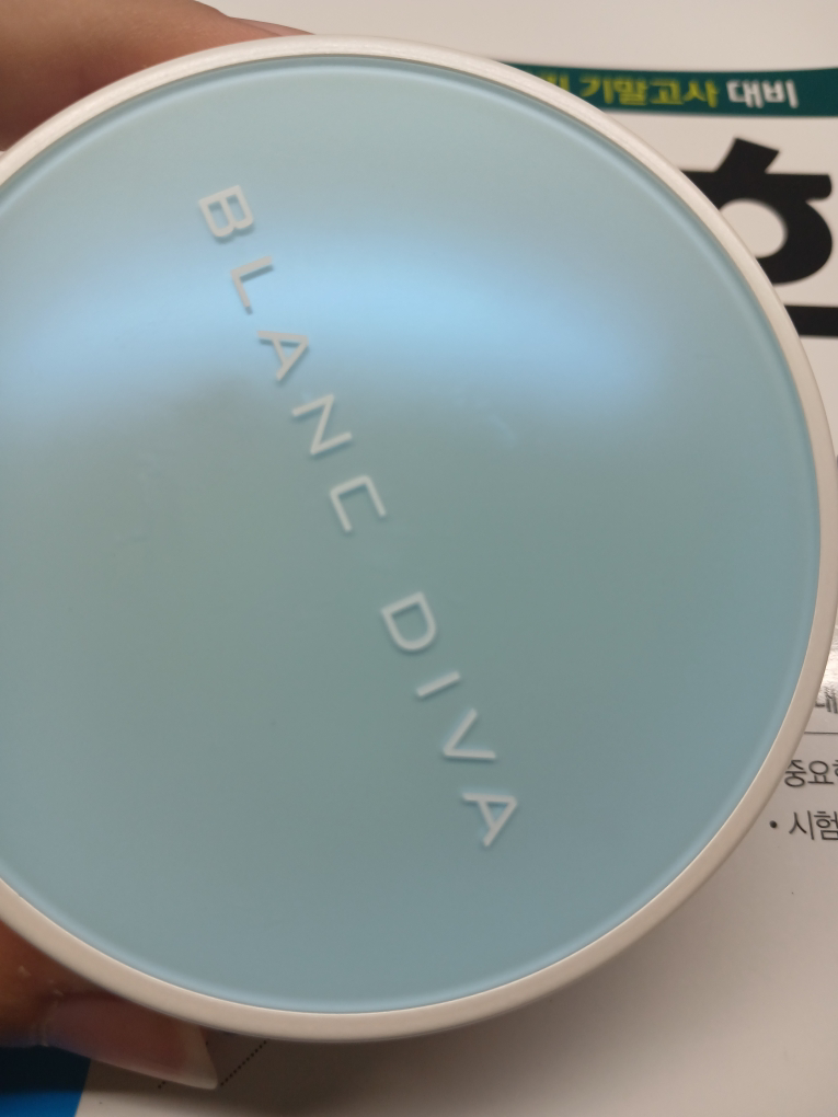 水丝绒气垫粉底[SPF50+/PA+++][20号玫瑰]的真实用户使用照片