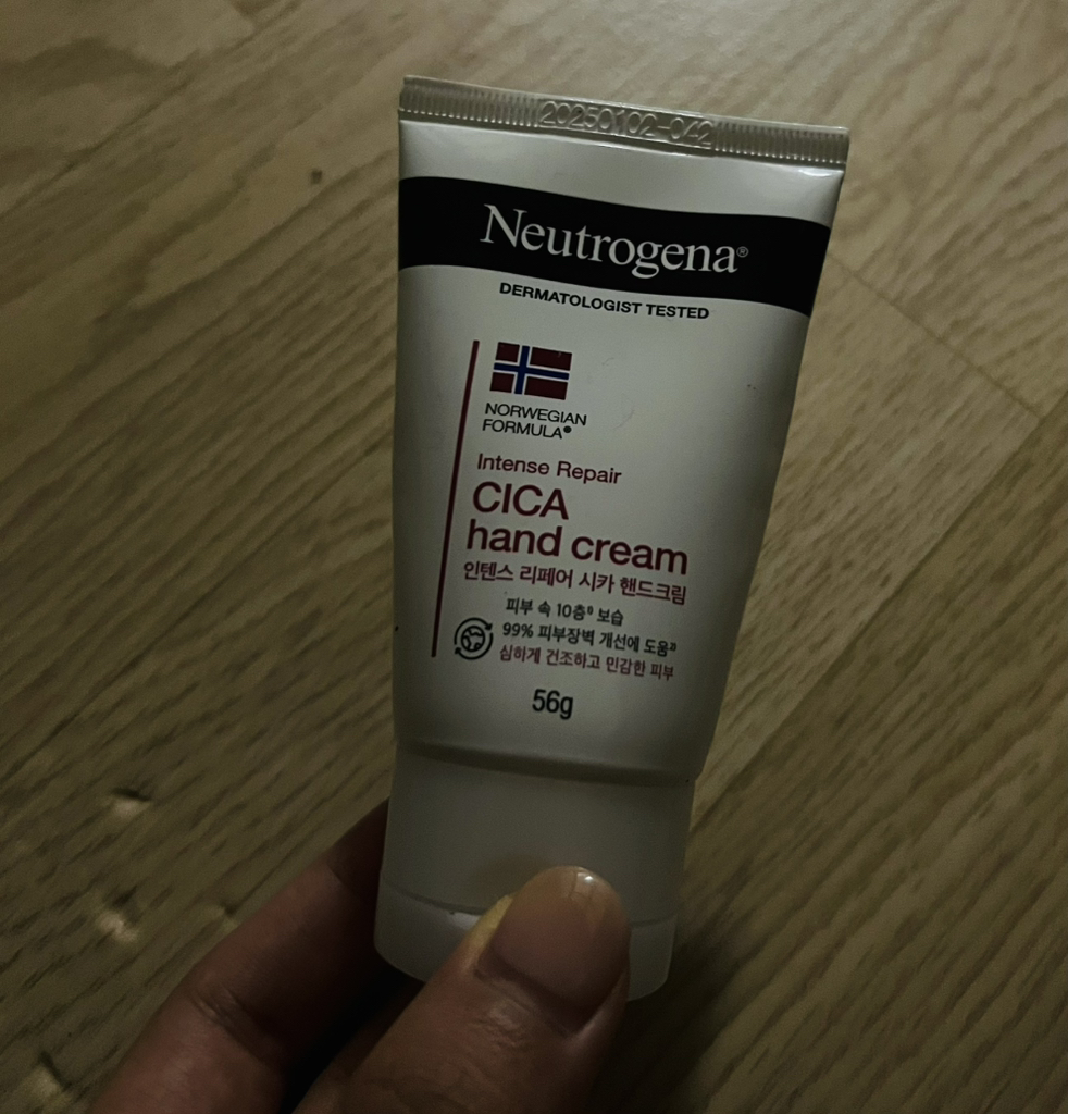 Neutrogena Intense Repair CICA hand cream review image