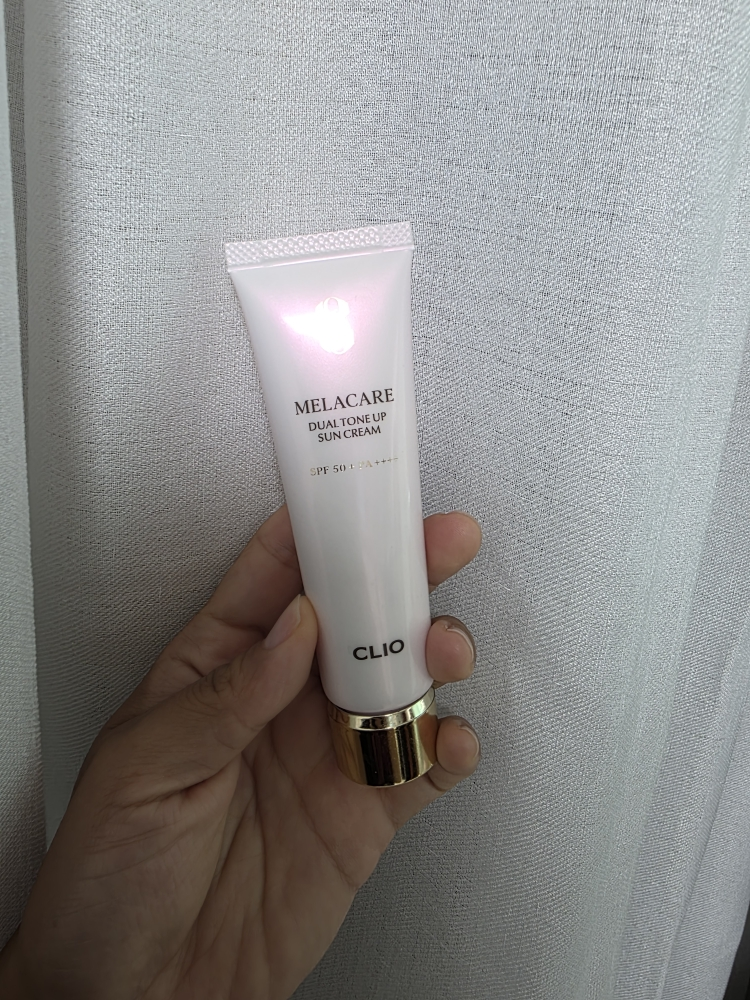 클리오 (CLIO) 멜라케어 듀얼 톤업 선크림 [SPF 50+/PA++++] review image