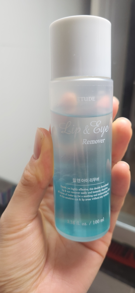 唇部和眼部卸妆液的真实用户使用照片