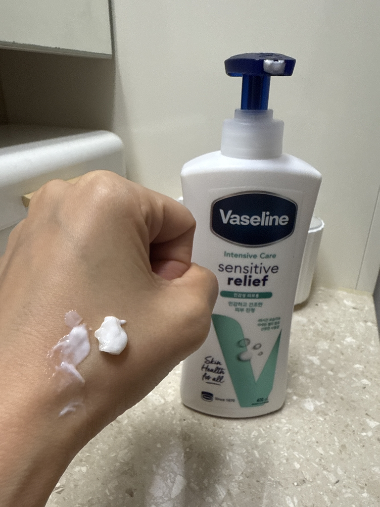 바세린 (Vaseline) 인텐시브 케어 센서티브 릴리프 로션 review image