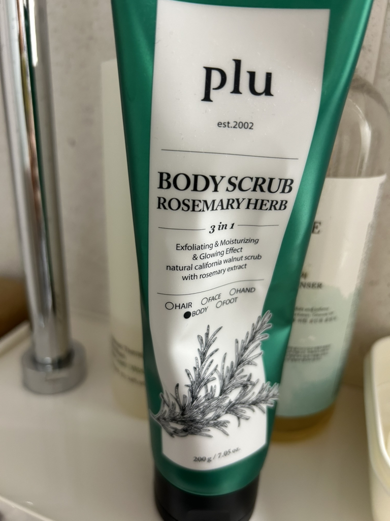 플루 (Plu) 오리지널 바디스크럽 [로즈마리허브] review image