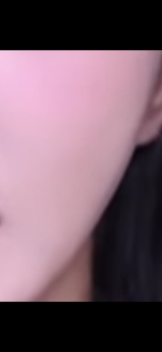 AOU (에이오유) 촉촉 크림 블러셔 [01 츄르볼] review image