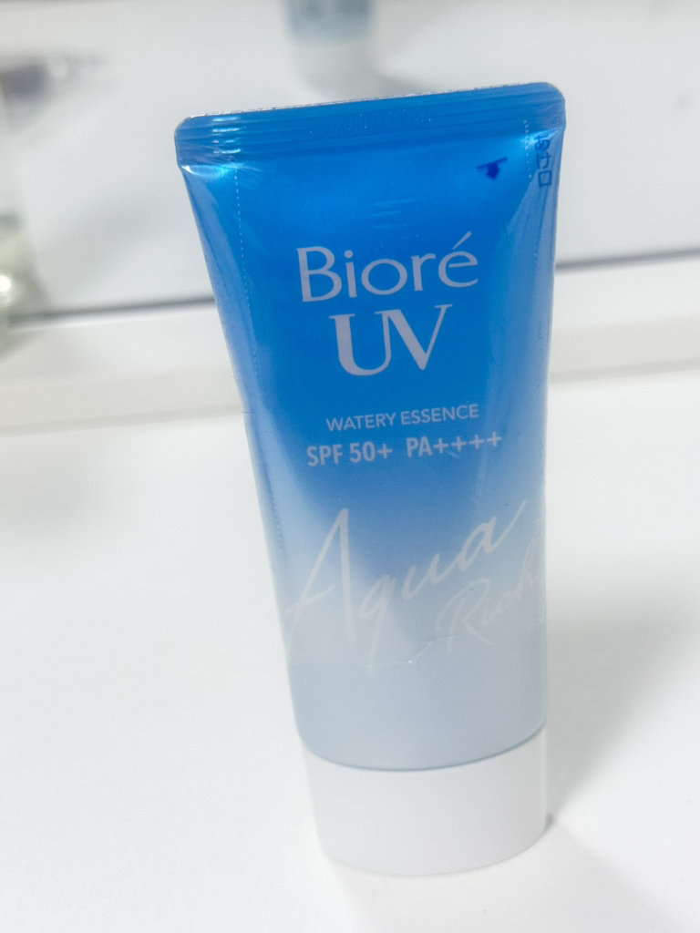 비오레 (Biore) UV 아쿠아 리치 워터리 에센스 [SPF50+/PA++++] review image