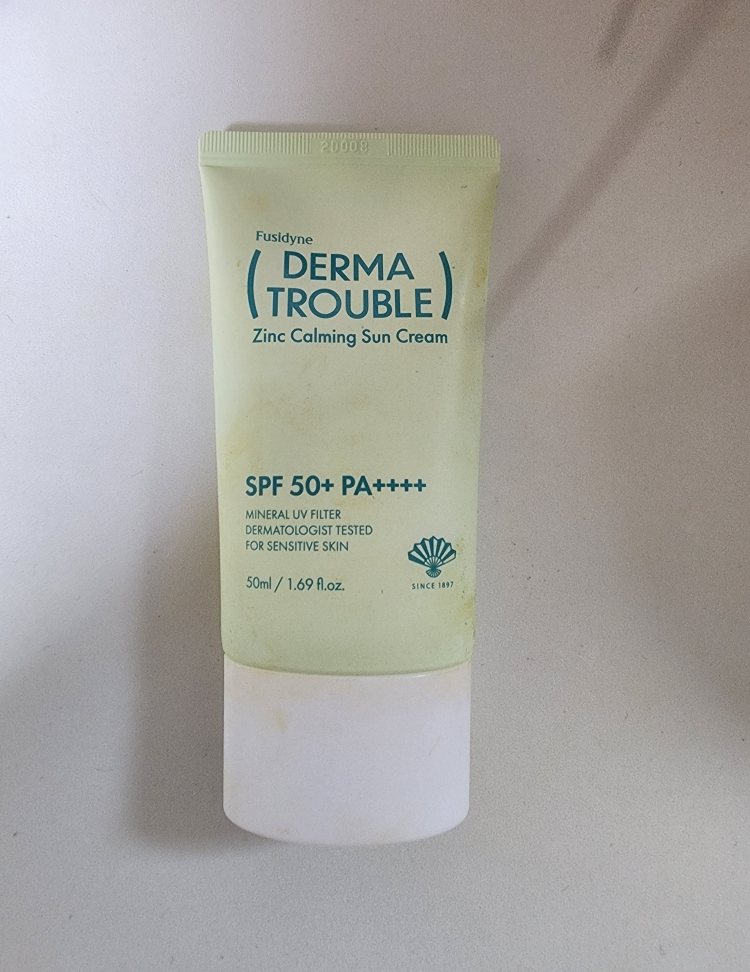 Real user review photo of DERMA TROUBLE Zinc Calming Sun Cream [SPF50+/PA++++]