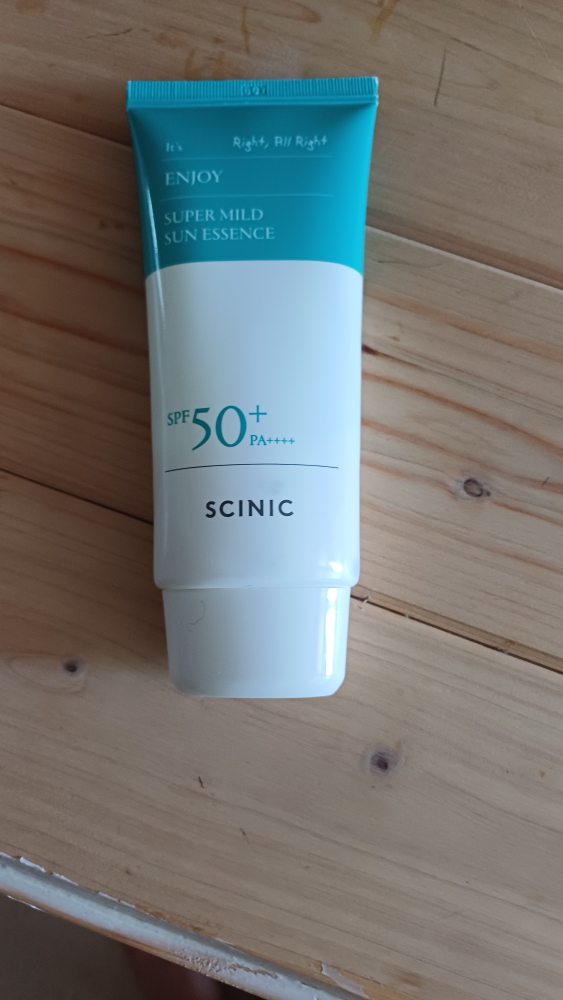 エンジョイスーパーマイルドサンエッセンス [SPF50+/PA++++]のリアルなユーザー写真