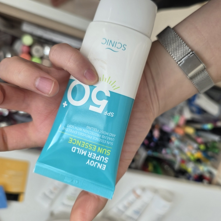 エンジョイスーパーマイルドサンエッセンス [SPF50+/PA++++]のリアルなユーザー写真