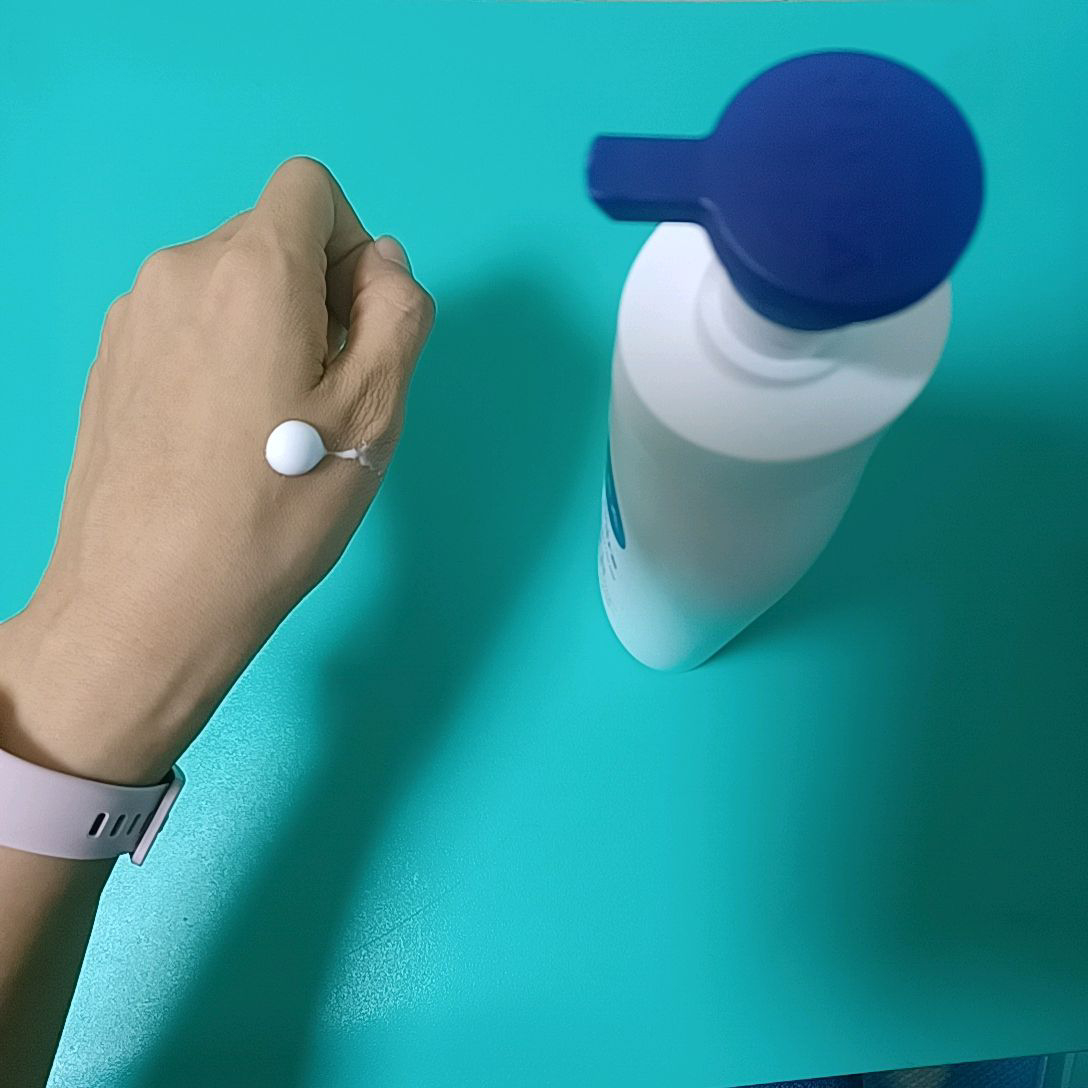니베아 (NIVEA) SOS 케어 바디로션 review image