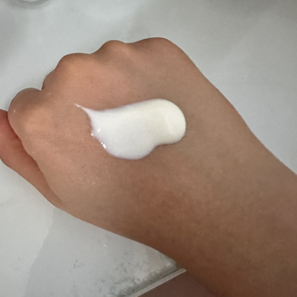 스타라이크 (starlike.) 피디알엔 스킨 핏 수분 선 크림 [SPF50+/PA++++] review image