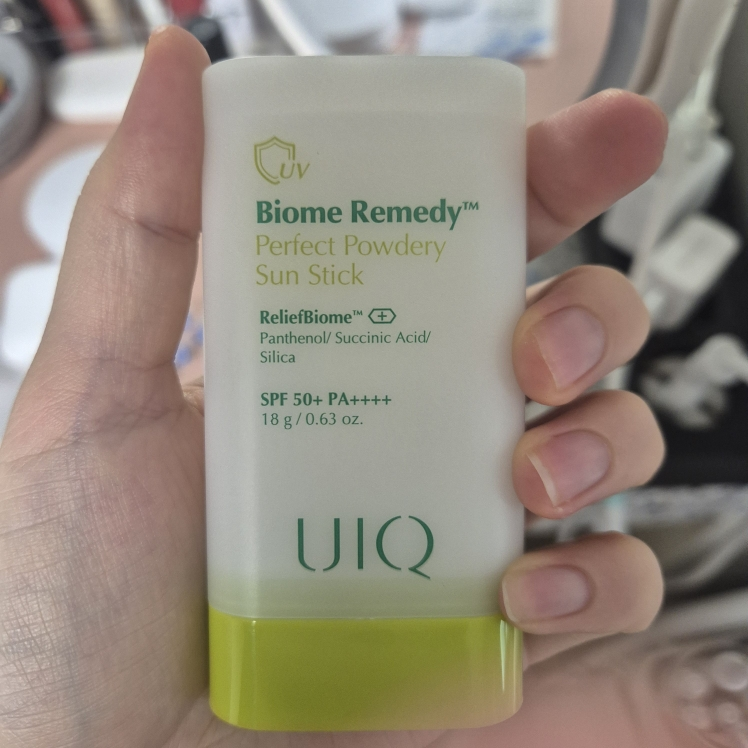 유이크 (UIQ) 바이옴 레미디 퍼펙트 보송 선스틱 [SPF50+/PA++++] review image
