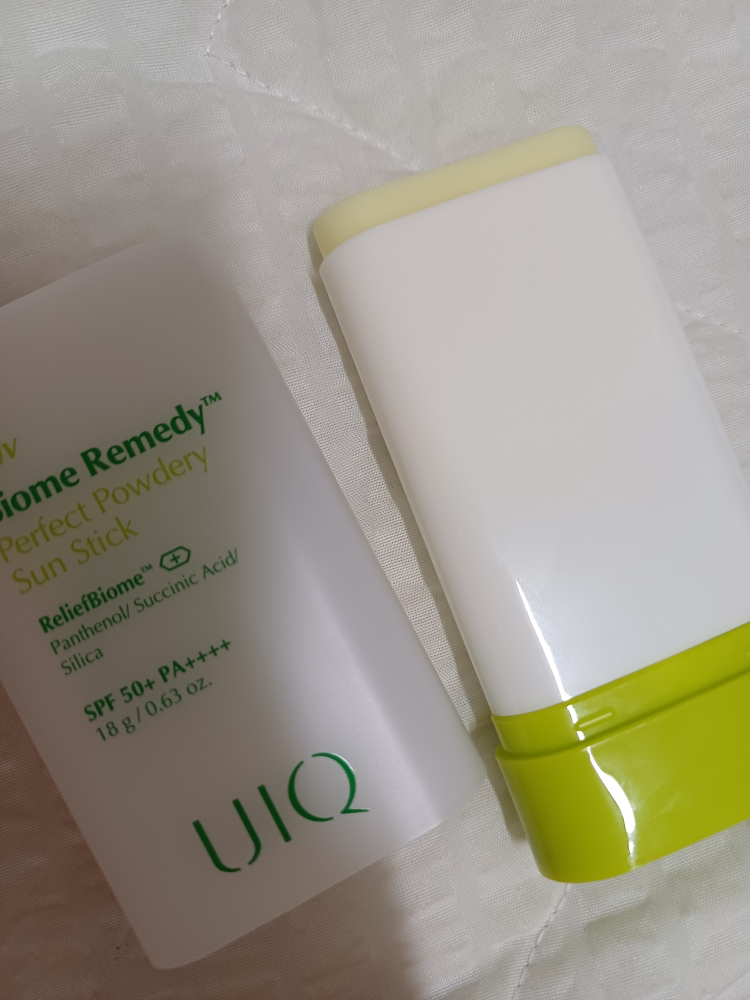 유이크 (UIQ) 바이옴 레미디 퍼펙트 보송 선스틱 [SPF50+/PA++++] review image