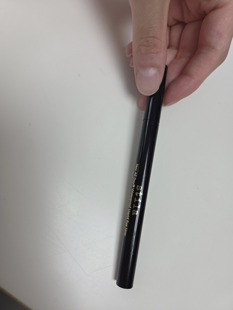 스틸라 (stila) 스테이 올 데이 매트 리퀴드 아이라이너 [인텐스블랙] review image