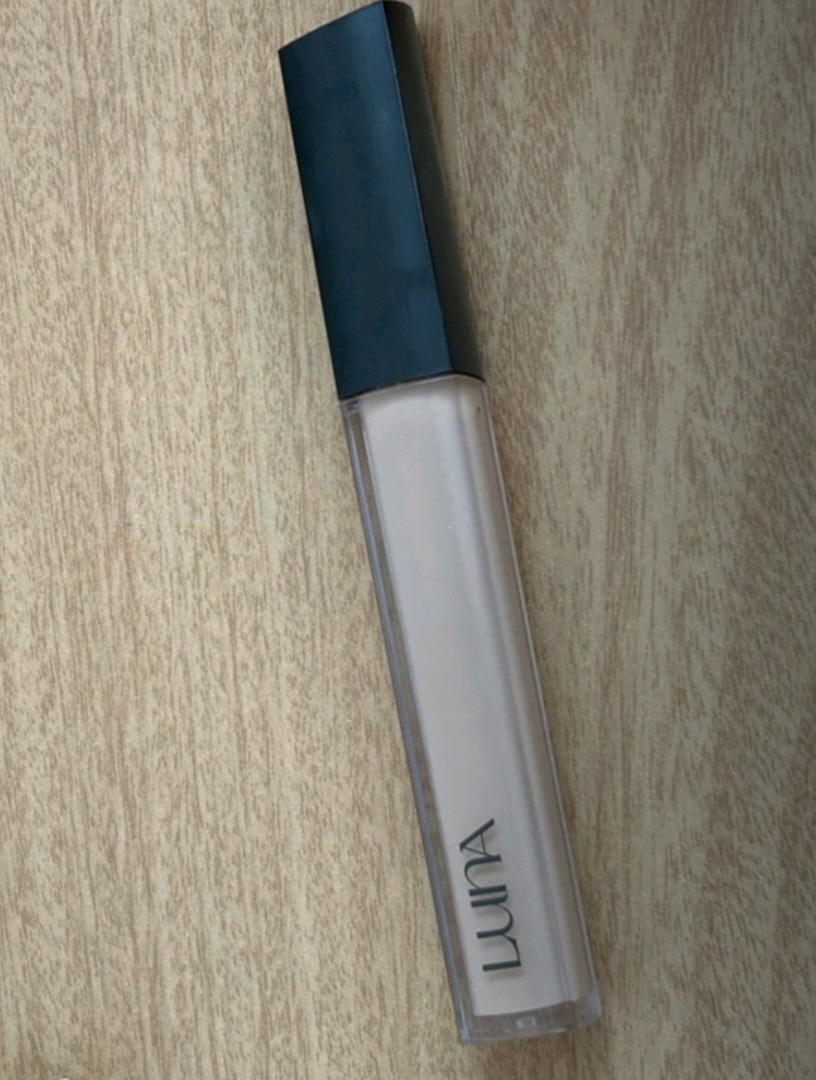 LUNA LONG LASTING TIP CONCEALER [SPF30/PA++] [03 Bright] review image
