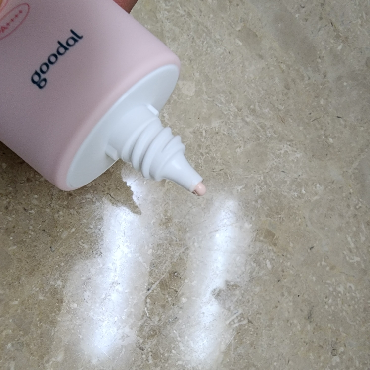 澄んだオソンチョ落ち着いた水分トーンアップサンクリーム [SPF50+/PA++++]のリアルなユーザー写真