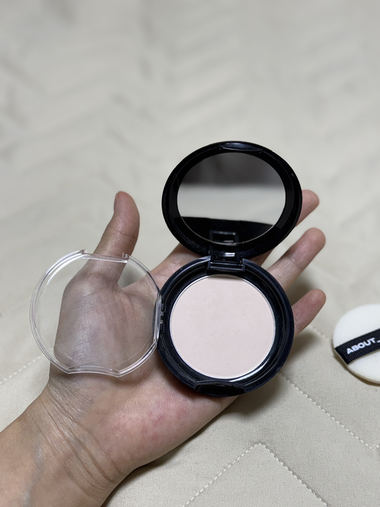 Real user review photo of Blur Powder Pact [1.5 Cool Fair]