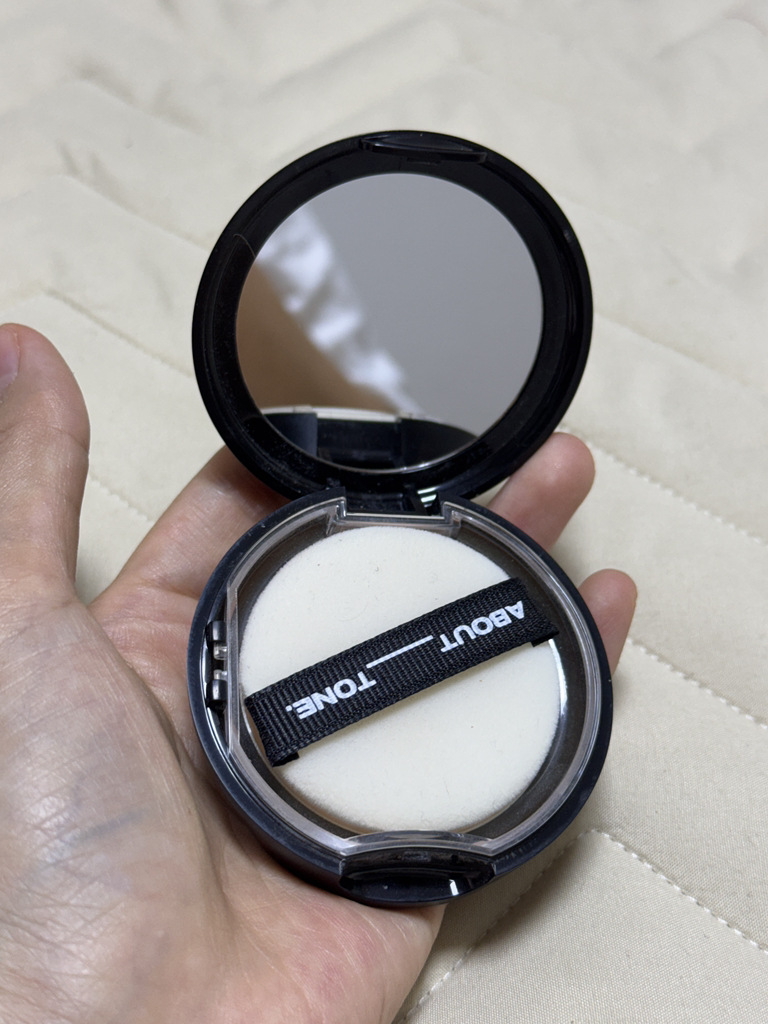 Real user review photo of Blur Powder Pact [1.5 Cool Fair]