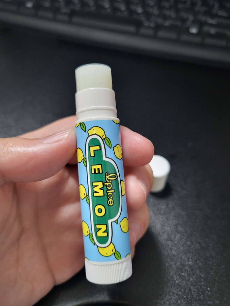 멘소래담 (MENTHOLATUM) KKKIM 콜라보 립아이스 립밤 [SPF15] [레몬] review image