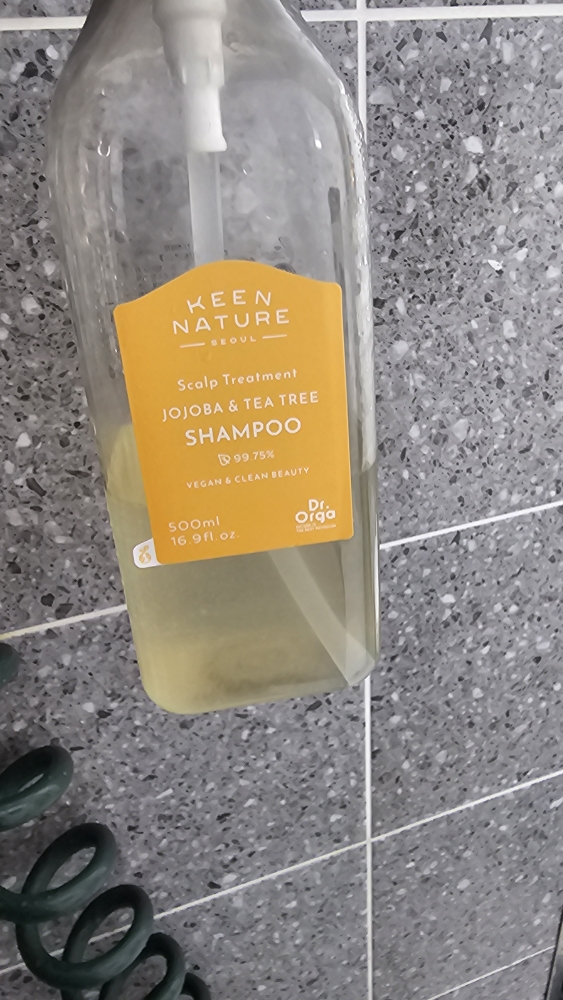 头皮护理荷荷巴茶树洗发水的真实用户使用照片