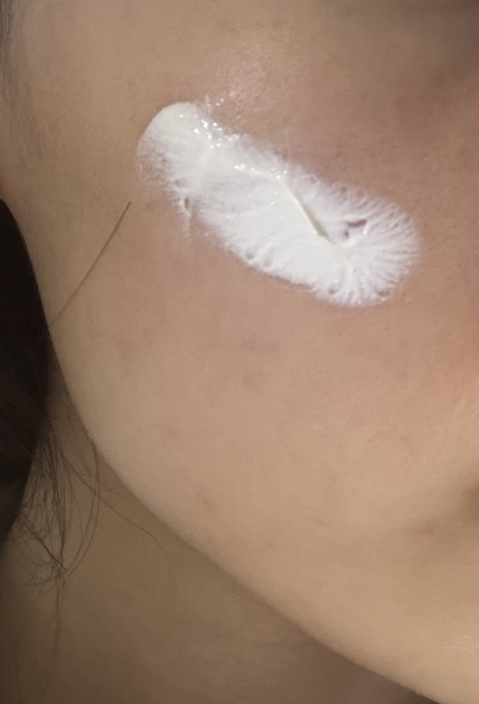스킨푸드 (SKINFOOD) 베리 선크림 [SPF50+/PA++++] [진정] review image