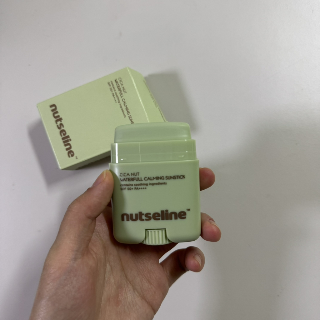 넛세린 (nutseline) 시카 넛 워터풀 카밍 선스틱 [SPF50+/PA++++] review image