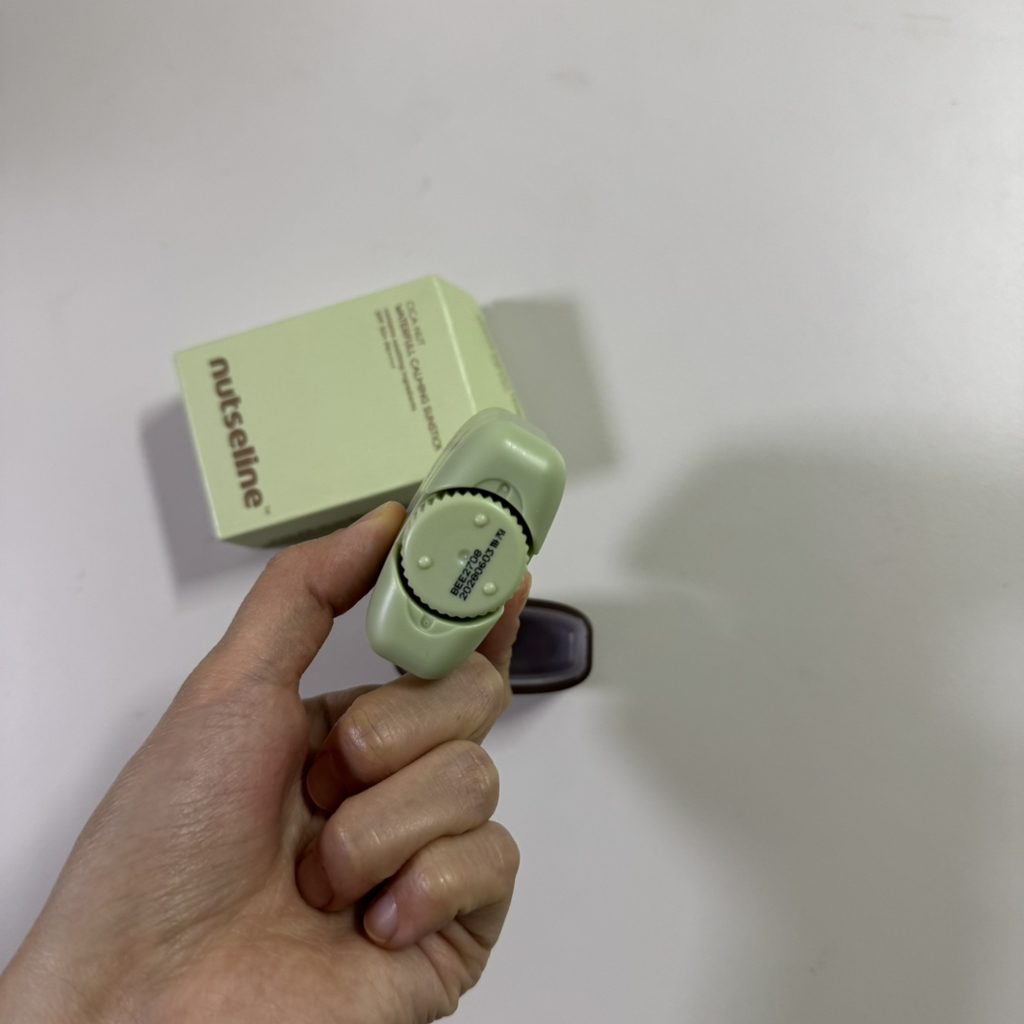 넛세린 (nutseline) 시카 넛 워터풀 카밍 선스틱 [SPF50+/PA++++] review image