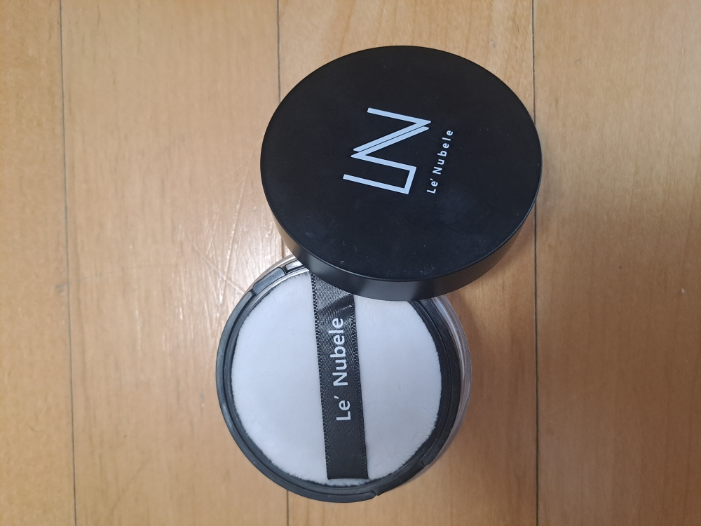 Le'Nubele Azulene Face Cover Fixing Powder review image
