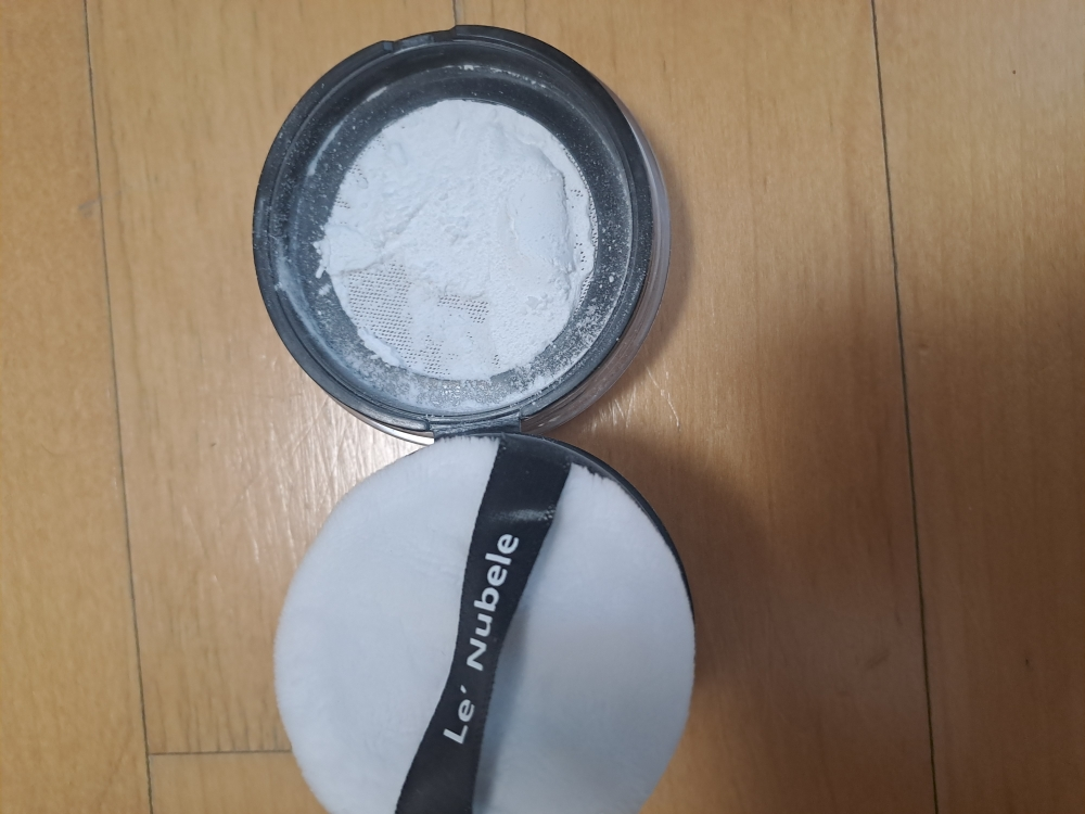 Le'Nubele Azulene Face Cover Fixing Powder review image