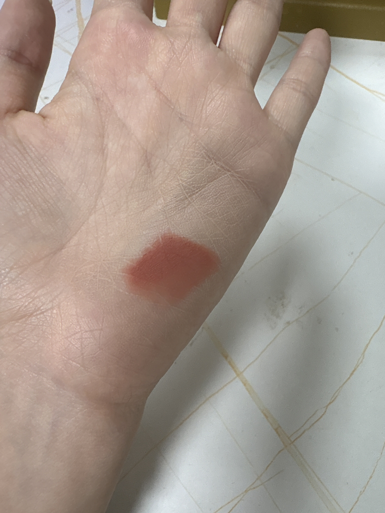 柔和晕染唇彩 [12 温暖]的真实用户使用照片