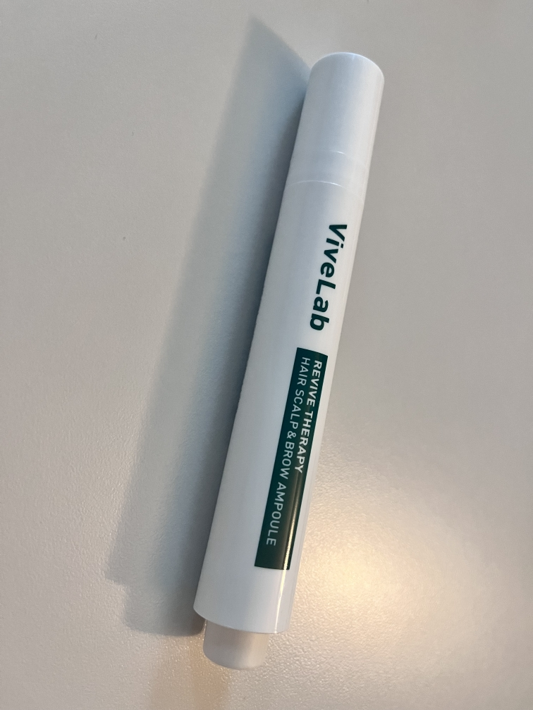 头发头皮和眉毛安瓿的真实用户使用照片