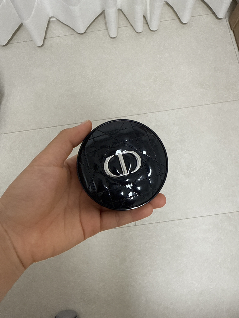 Dior 永久气垫乙烯基卡纳朱[SPF50+/PA+++][00N 光泽] common.review image