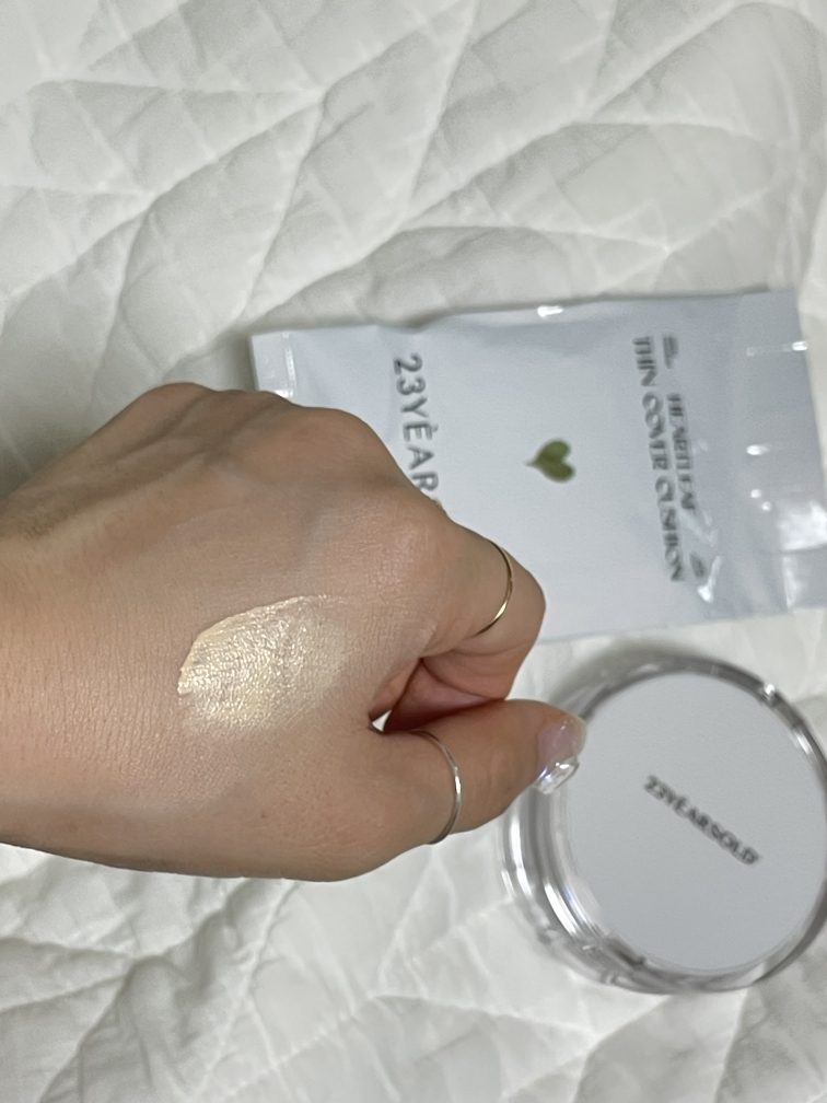 心形丝绒遮瑕气垫 [SPF50+/PA++++] [21号棉花糖米色]的真实用户使用照片