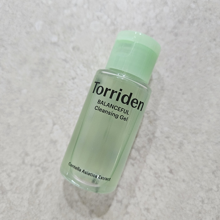 토리든 (Torriden) 밸런스풀 시카 클렌징 젤 review image