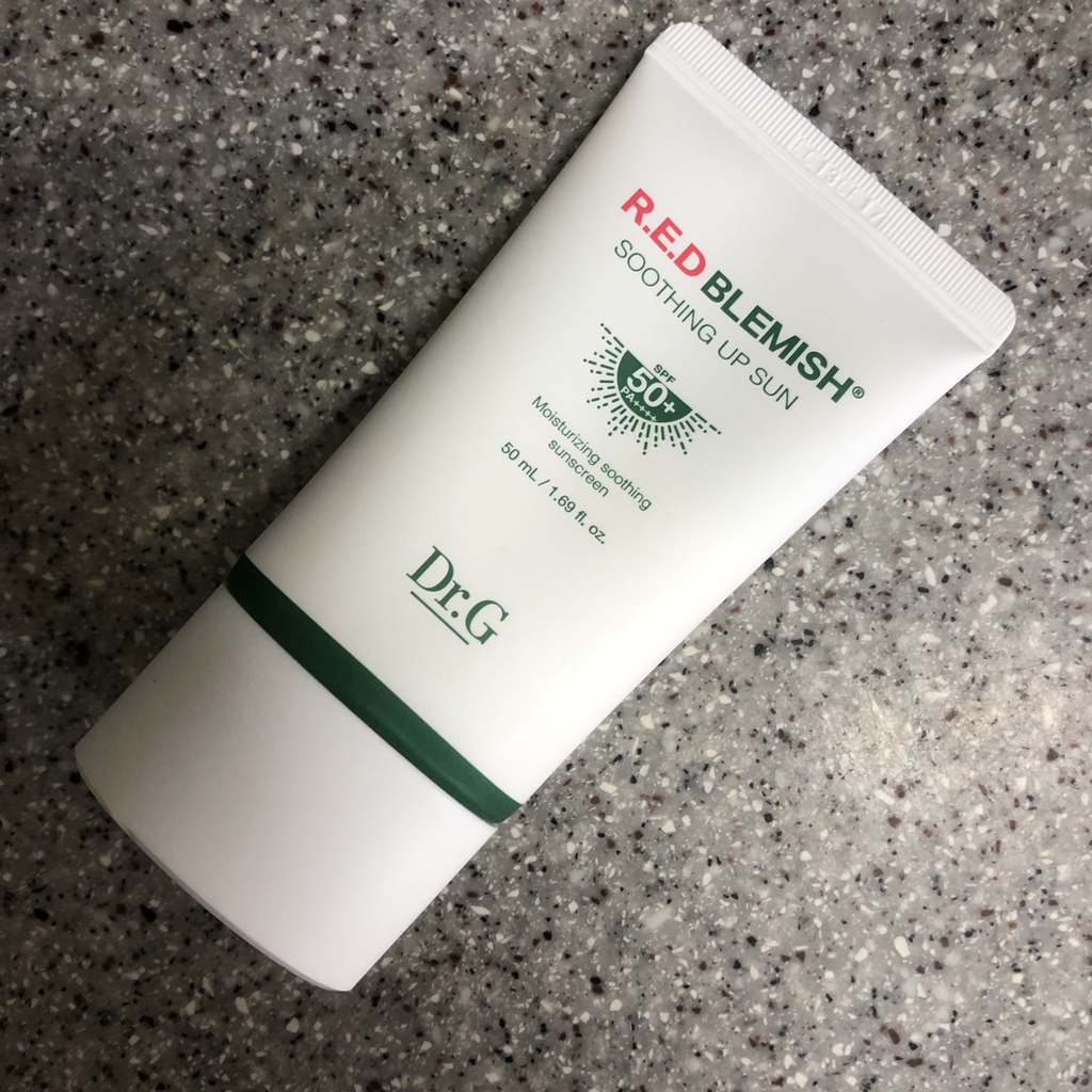 红色痤疮舒缓修护防晒霜 [SPF50+/PA++++]的真实用户使用照片