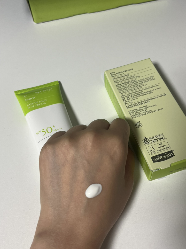 享受安全舒适的防晒霜 [SPF50+/PA++++]的真实用户使用照片
