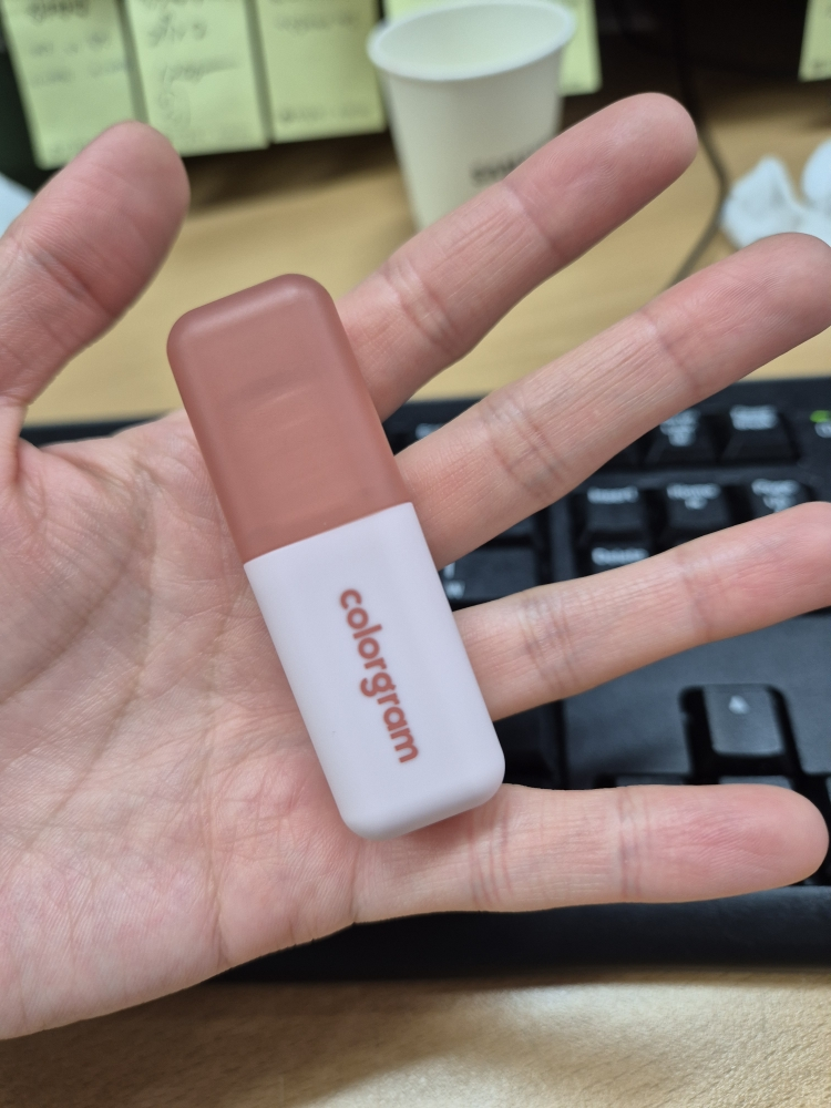 裸色模糊色调 [08 Hip Chocolate]，裸色模糊色调的真实用户使用照片