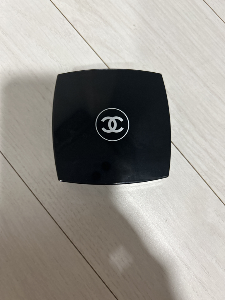 샤넬 (CHANEL) 뿌드르 뤼미에르 하이라이팅 파우더 [40 화이트오팔] review image