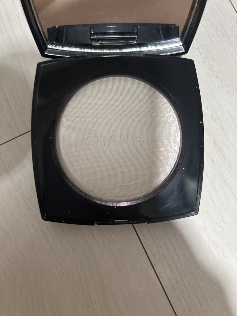 샤넬 (CHANEL) 뿌드르 뤼미에르 하이라이팅 파우더 [40 화이트오팔] review image