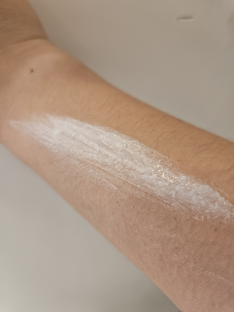 三重护理防晒霜 [SPF50+/PA++++]的真实用户使用照片