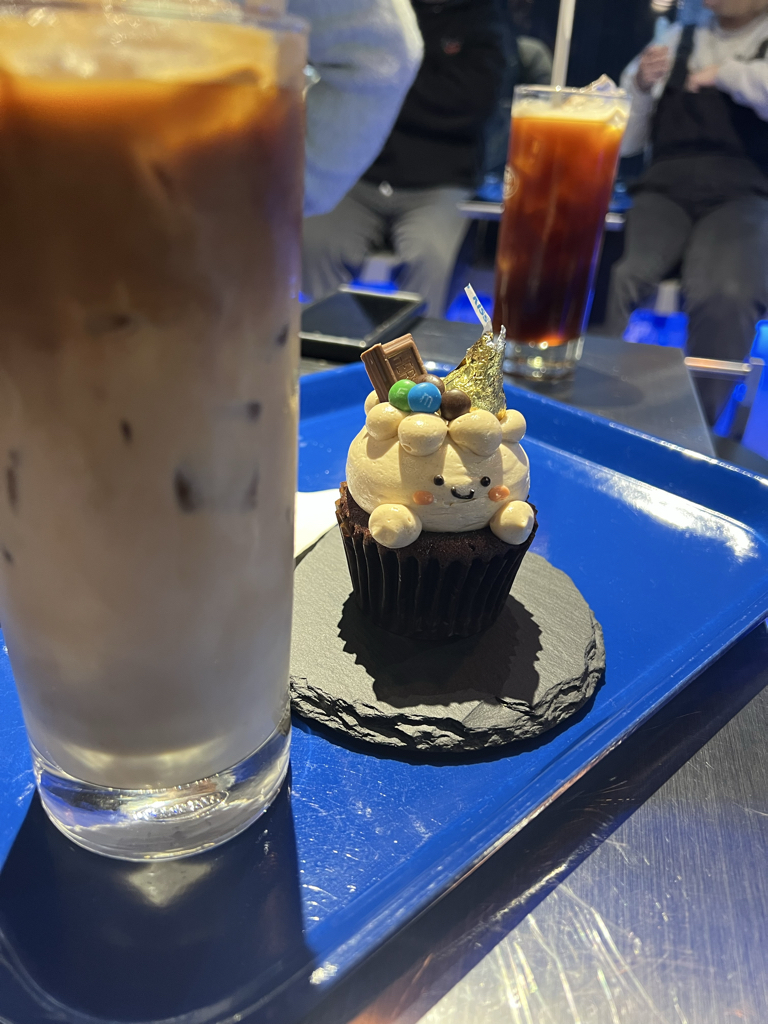 ay********* profile image