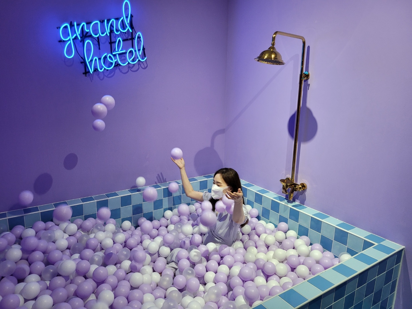 lo******** profile image