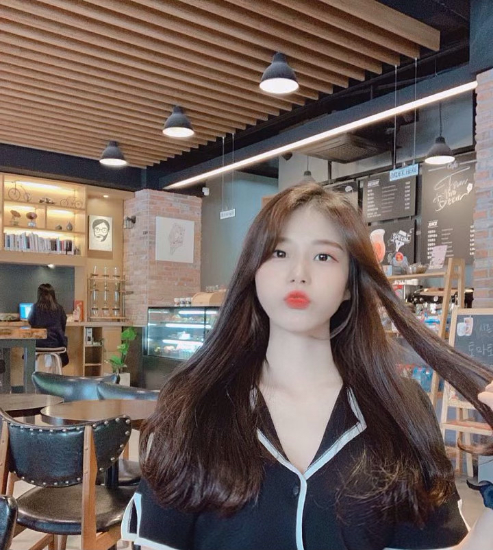 ch******** profile image