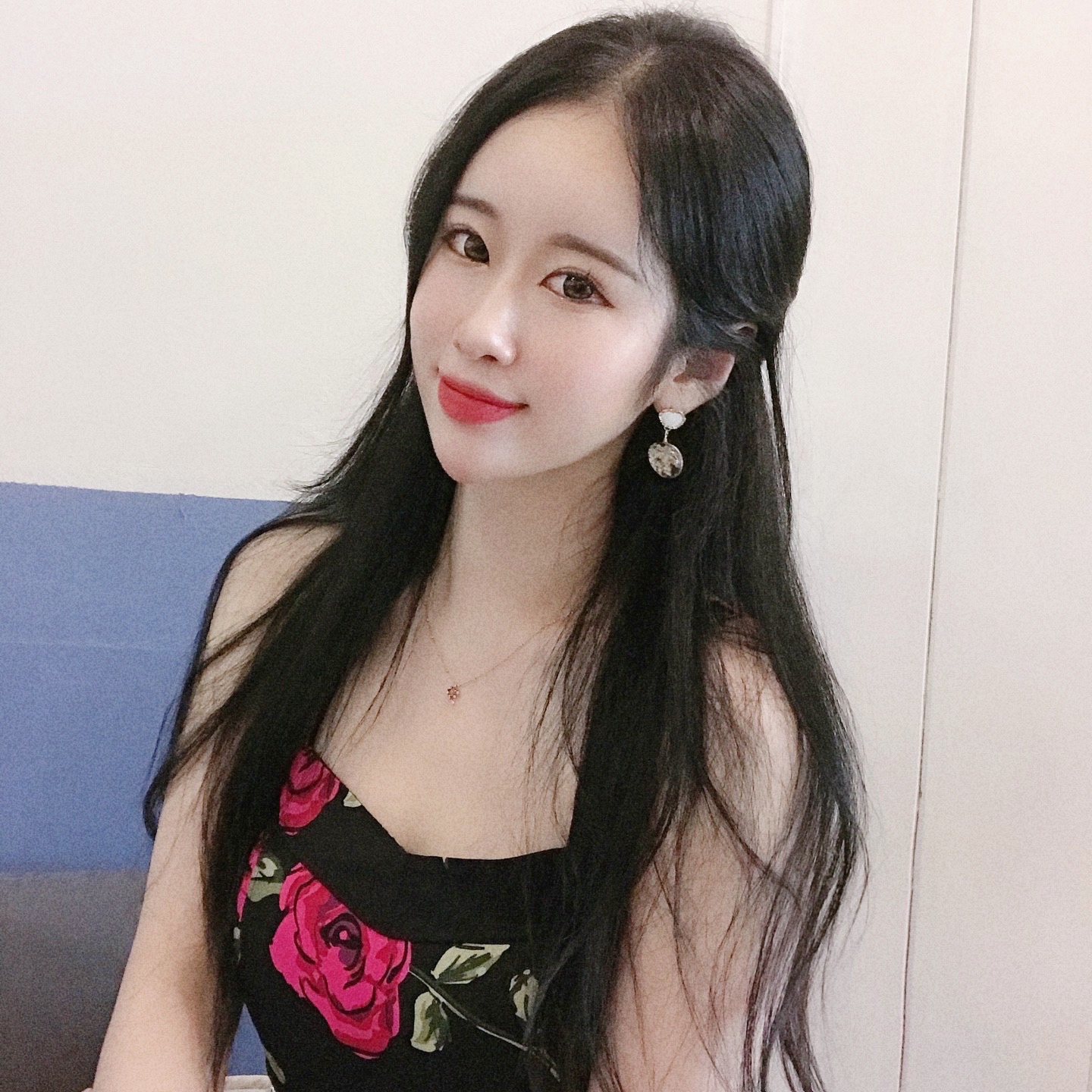 lo********* profile image