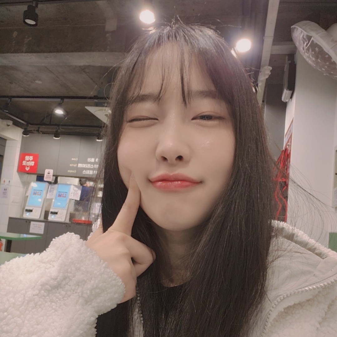 lo********** profile image